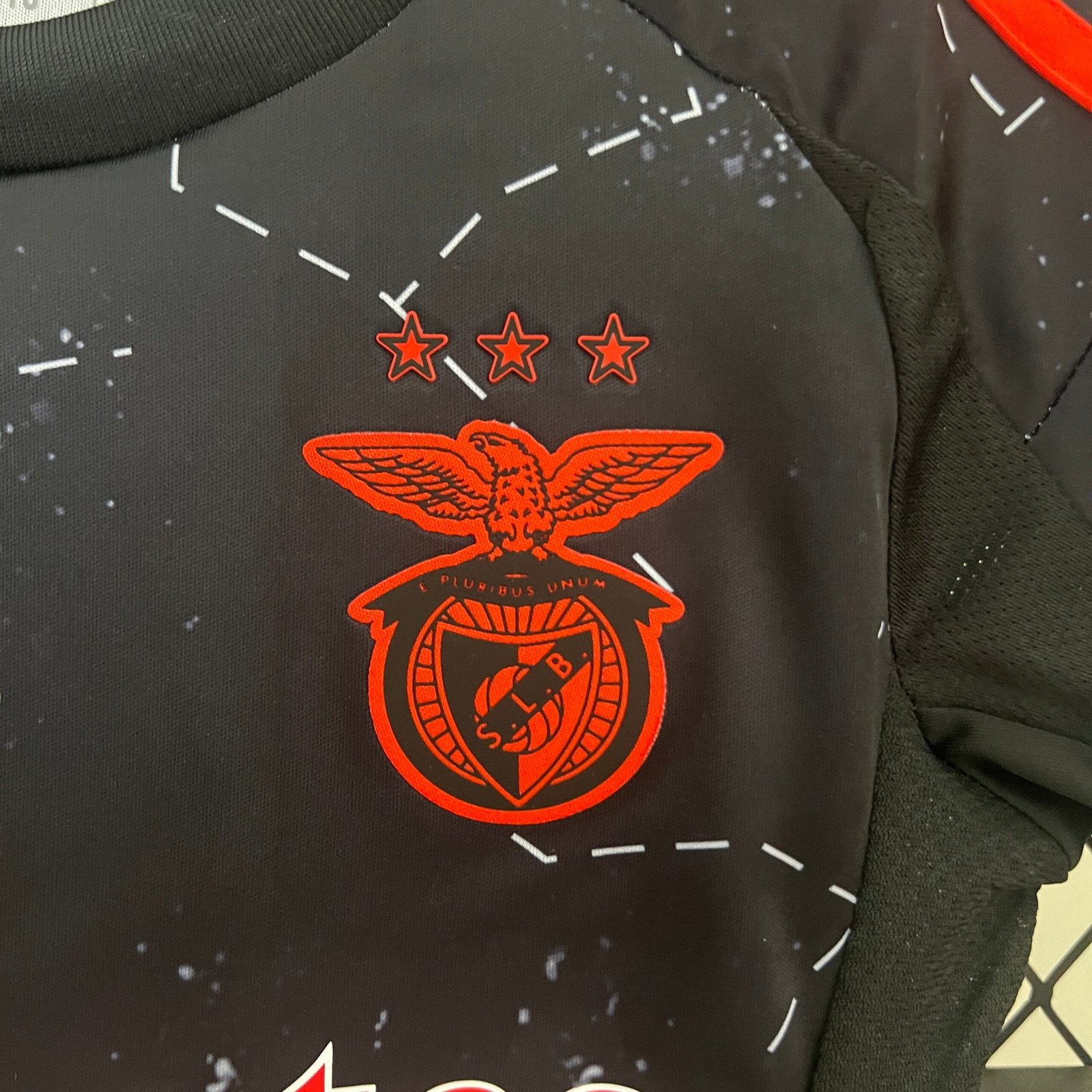 Kit Criança Benfica Alternativa 2024/25 - Image 2
