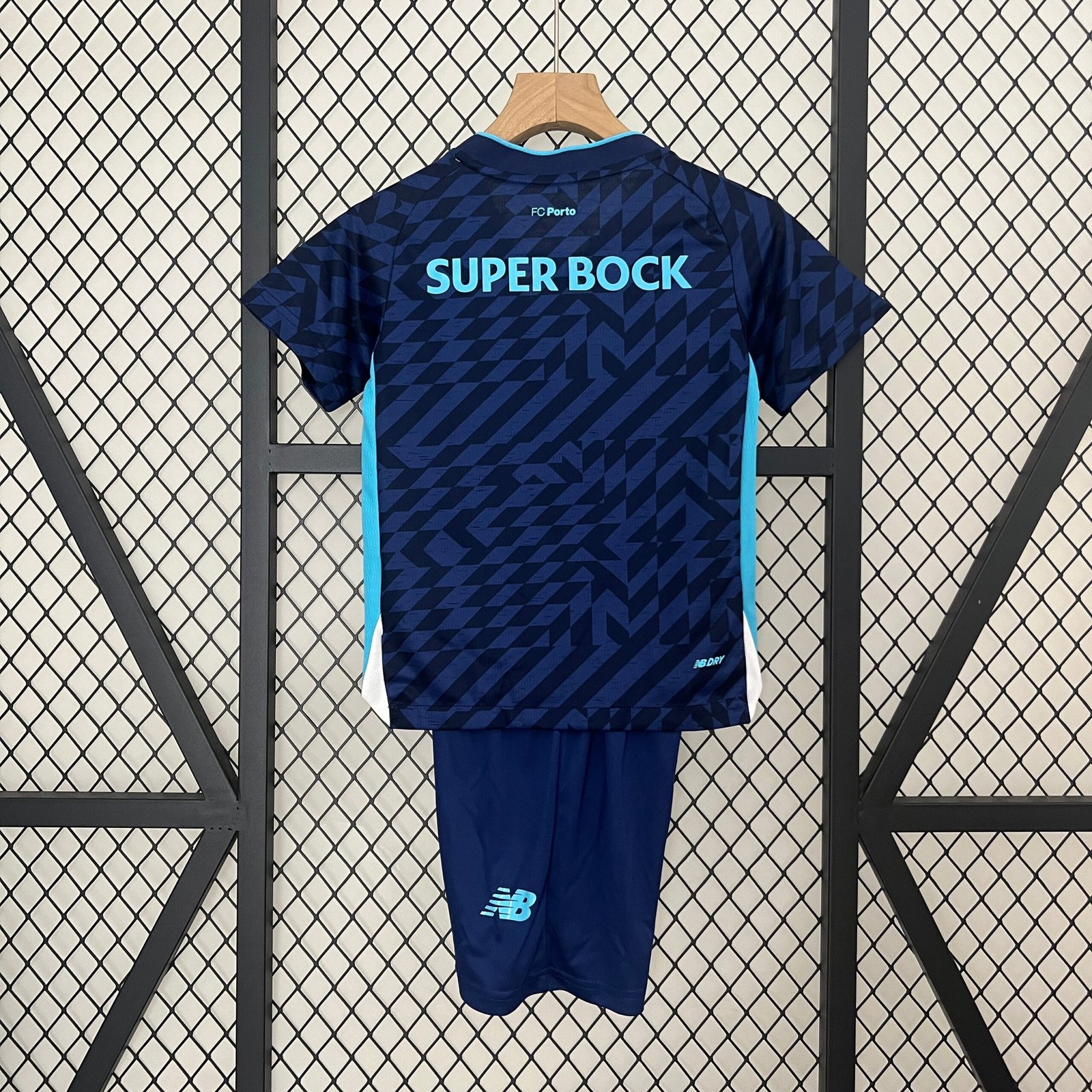 Kit Criança Porto Terceiro 2024/25 - Image 2