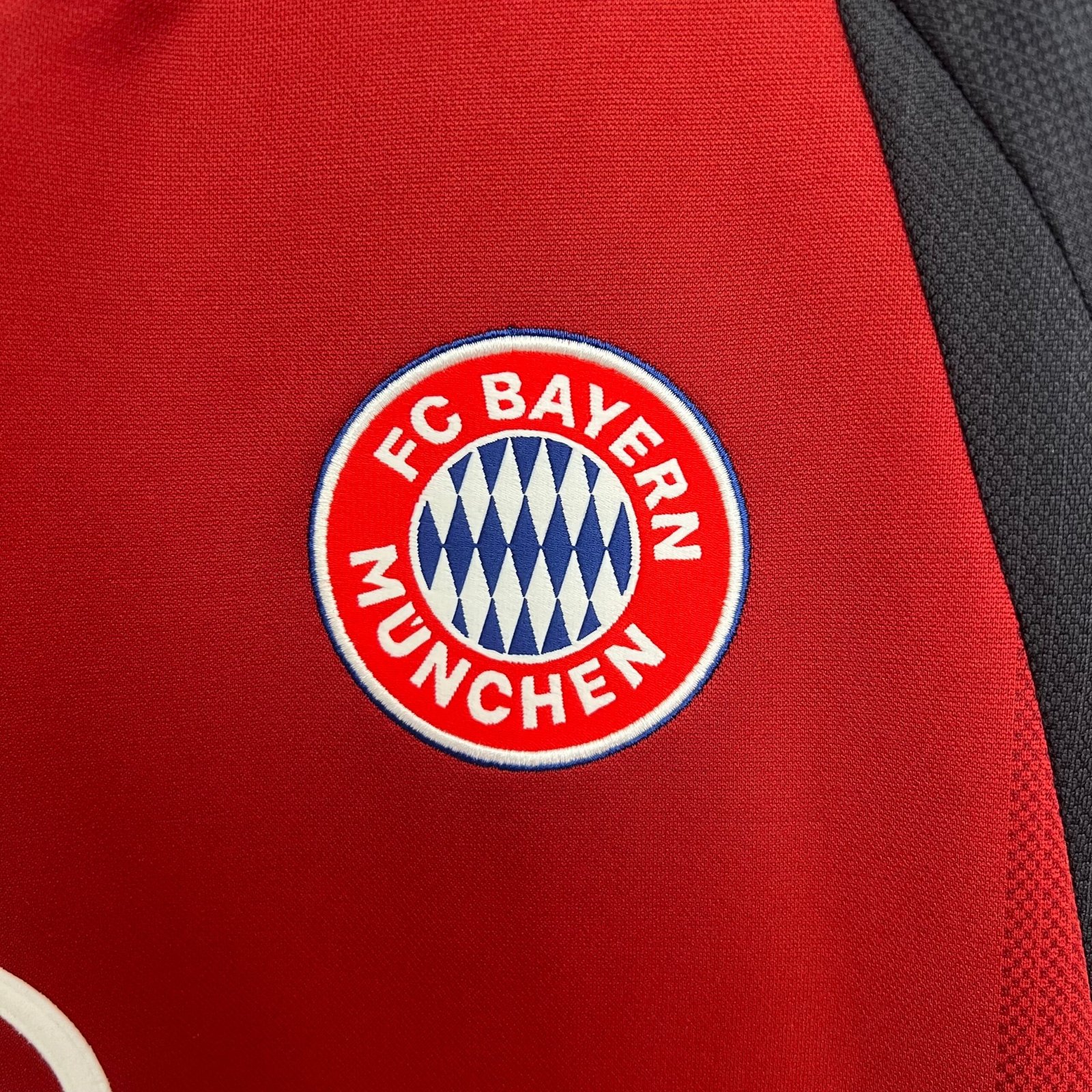 Camisola Bayern Munique Principal 2001/02 - Image 2